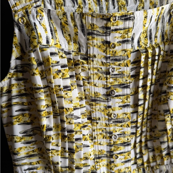 WHITE HOUSE BLACK MARKET Yellow Pleated Sleeveless Utility Dress Size 4 - Picture 4 of 13
